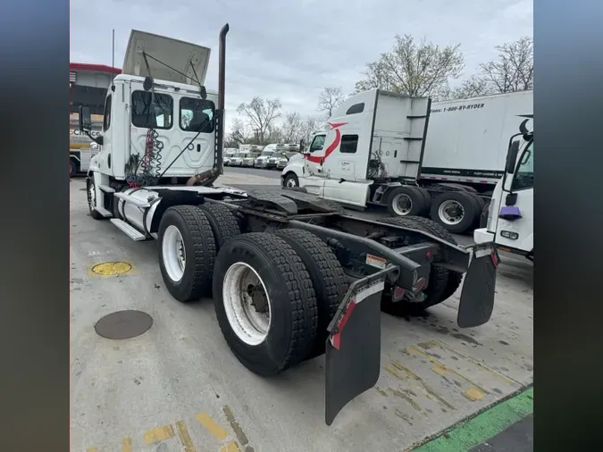 2018 FREIGHTLINER/MERCEDES CASCADIA 125