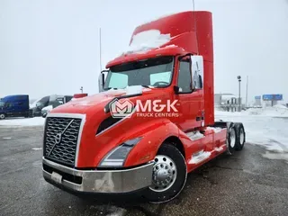 2020 VOLVO VNL62T