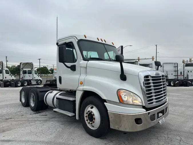 2016 FREIGHTLINER/MERCEDES CASCADIA 125