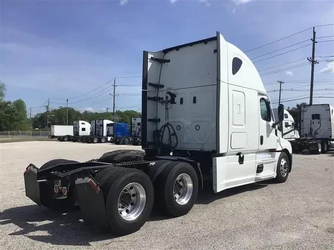 2021 FREIGHTLINER CA126