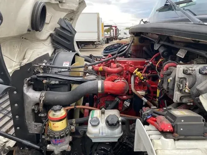 2019 Freightliner Business Class M2 106