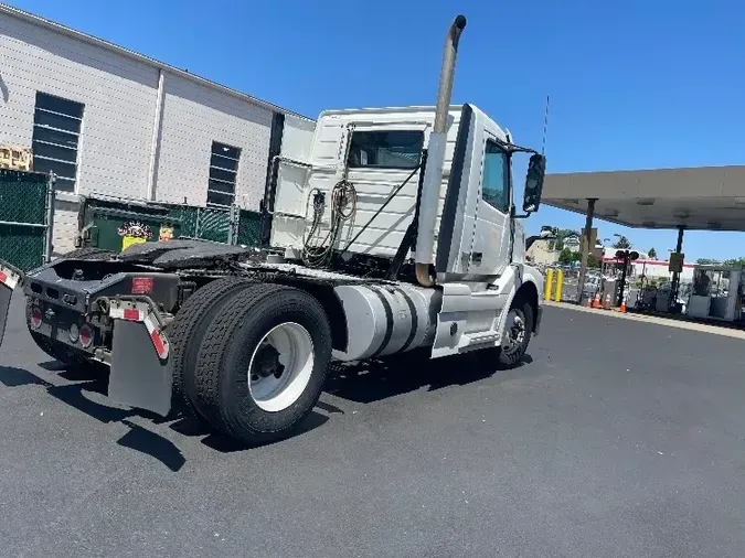 2016 VOLVO VNL42300