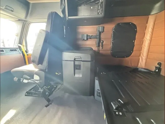 2023 Freightliner Cascadia 126