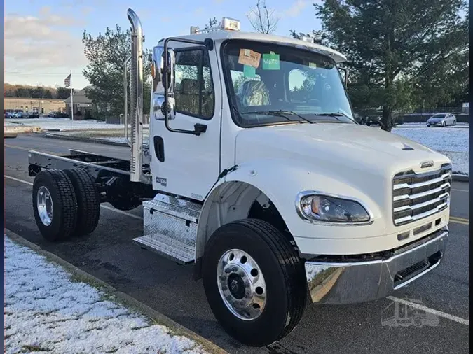 2025 FREIGHTLINER BUSINESS CLASS M2 106 PLUS