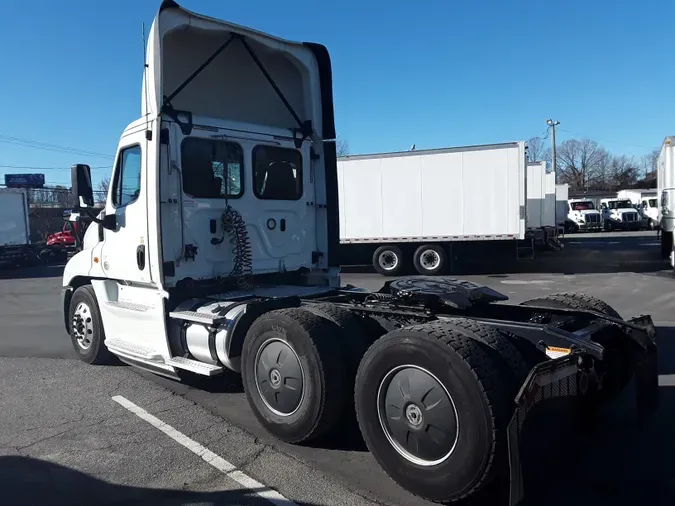 2018 FREIGHTLINER/MERCEDES CASCADIA 125