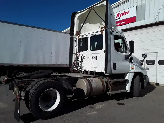 2018 FREIGHTLINER/MERCEDES CASCADIA 125