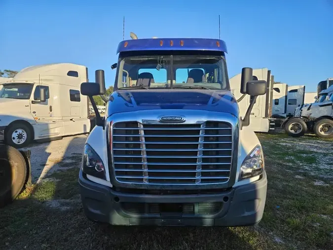 2020 FREIGHTLINER/MERCEDES CASCADIA 125