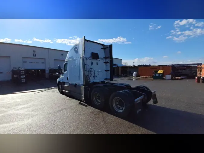 2023 Freightliner Cascadia 126