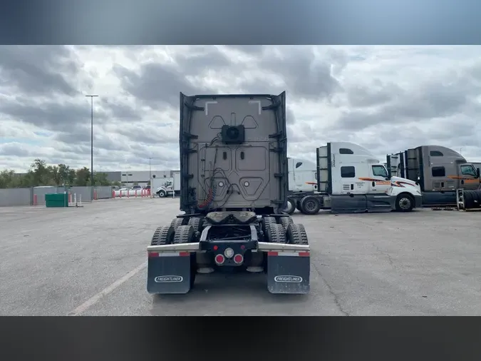 2023 Freightliner Cascadia 126