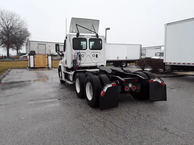 2018 FREIGHTLINER/MERCEDES CASCADIA 125