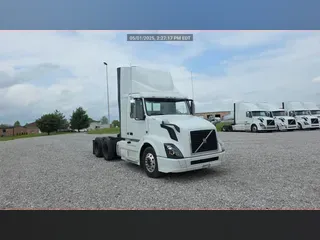 2018 Volvo VNL300
