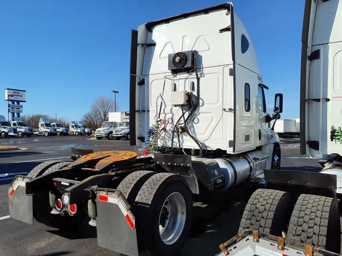 2020 FREIGHTLINER/MERCEDES CASCADIA 125