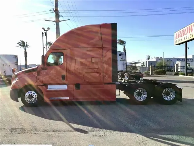 2022 FREIGHTLINER CA126