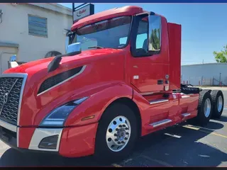 2019 VOLVO VNL64TRACTOR