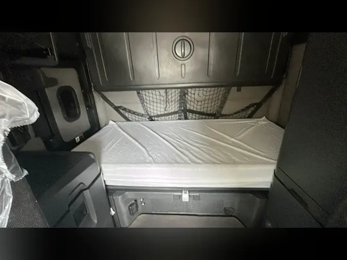 2021 Freightliner Cascadia 126