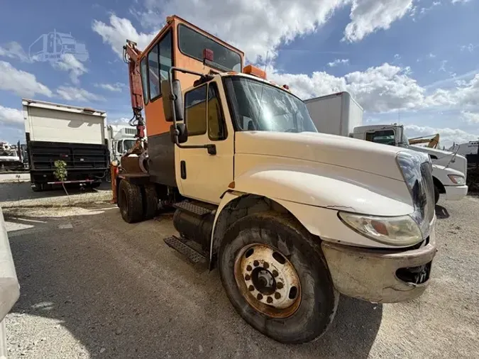 2010 INTERNATIONAL DURASTAR 4300