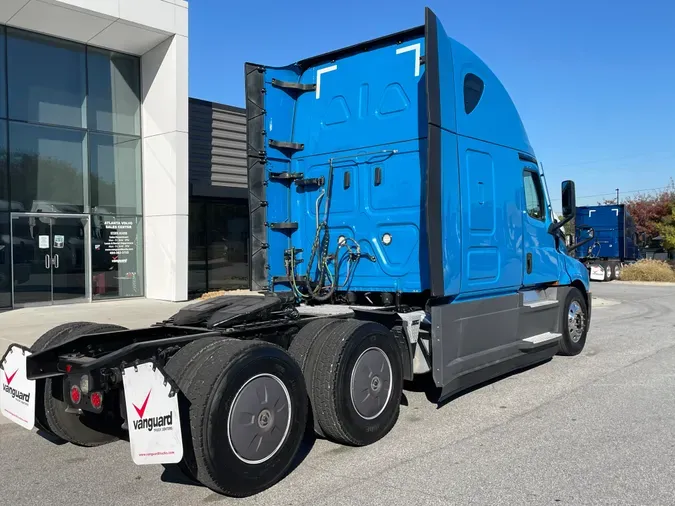 2021 Freightliner Cascadia 126