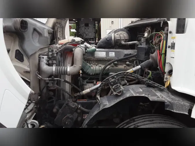 2018 Volvo VNL300