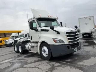 2018 FREIGHTLINER T12664ST