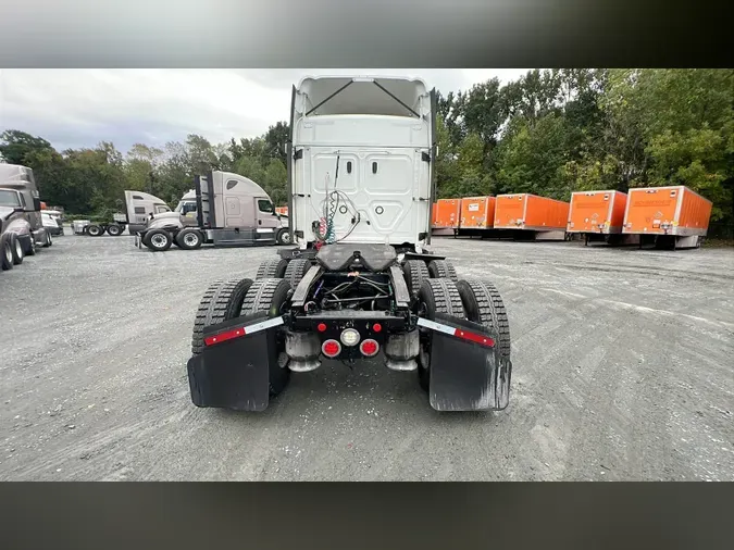 2022 Freightliner Cascadia 126