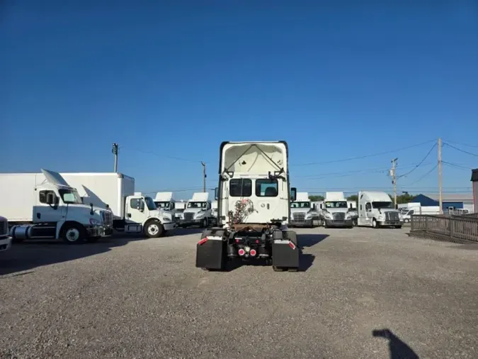 2018 FREIGHTLINER CASCADIA 113