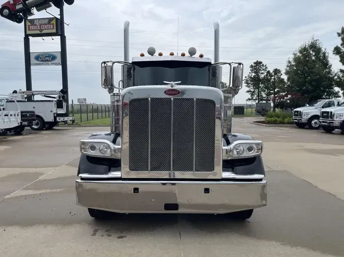 2022 Peterbilt 389
