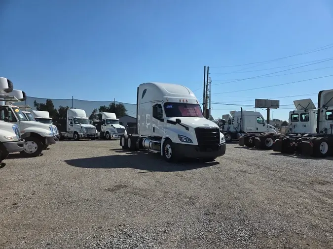 2018 FREIGHTLINER/MERCEDES CASCADIA