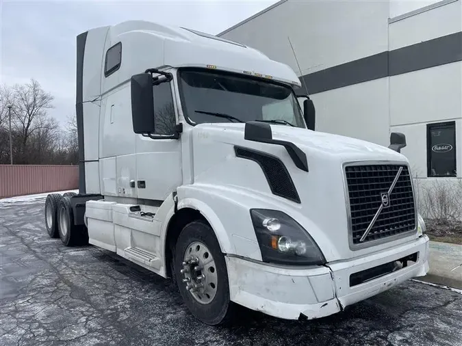 2014 VOLVO VNL670