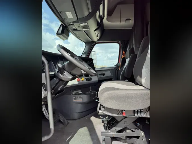 2022 Freightliner Cascadia