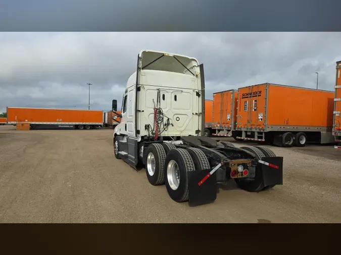 2022 Freightliner Cascadia 126