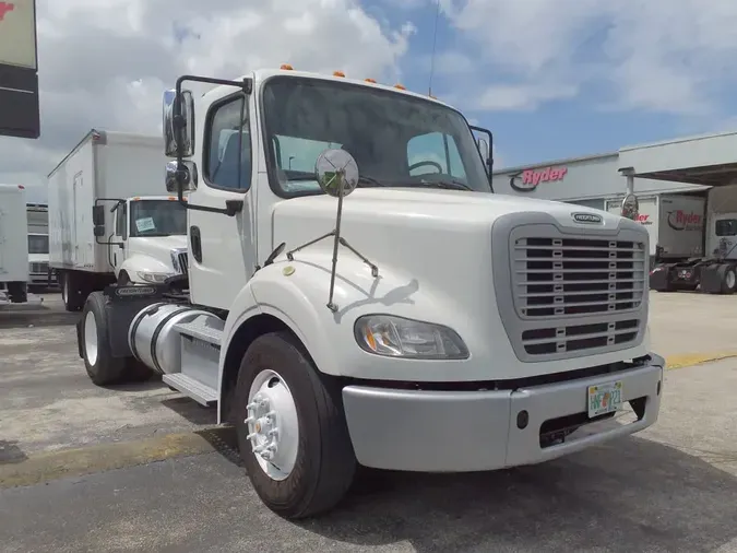 2018 FREIGHTLINER M2-112