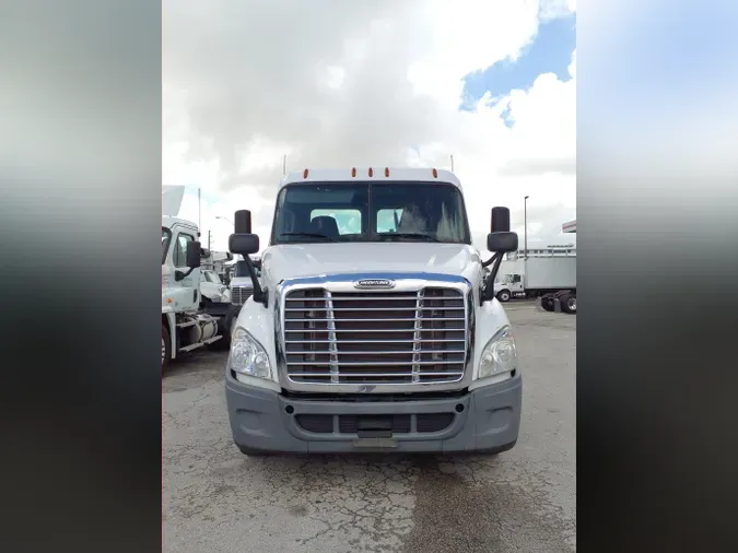 2016 FREIGHTLINER/MERCEDES CASCADIA 113