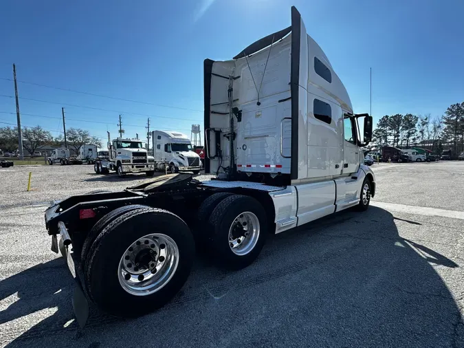 2019 Volvo VNL64T760