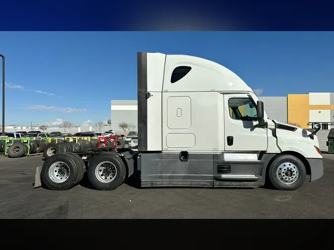 2022 Freightliner Cascadia