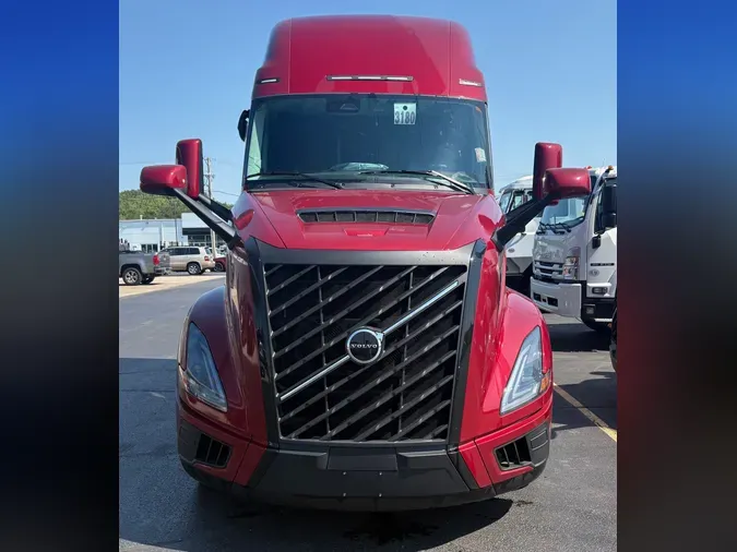 2026 VOLVO TRUCK VNL64TV04