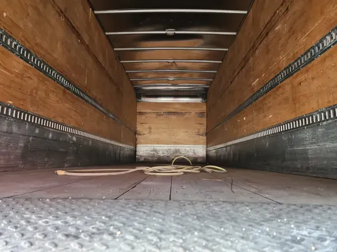 2018 FREIGHTLINER/MERCEDES M2 106