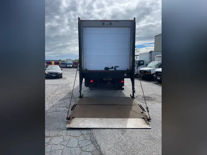2019 FREIGHTLINER M2 106
