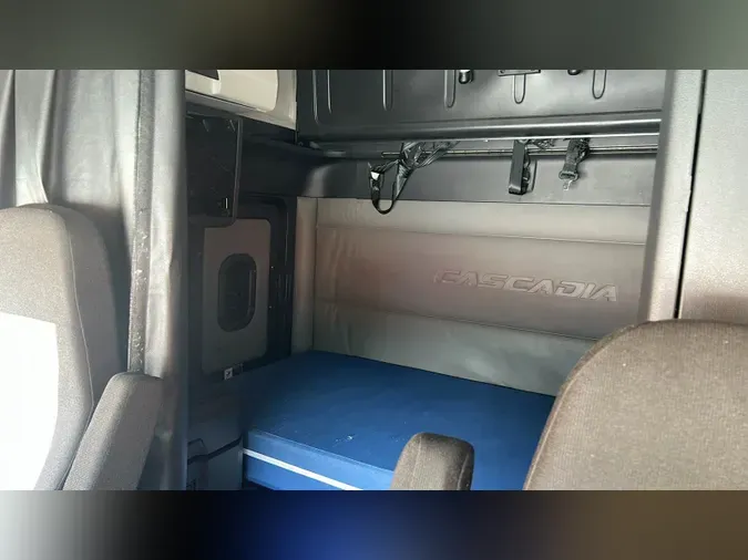 2021 Freightliner Cascadia
