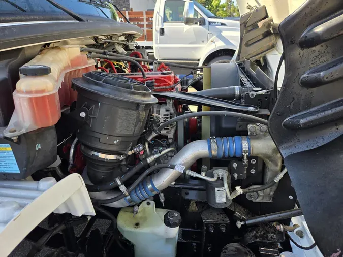 2018 Freightliner Business Class M2 106