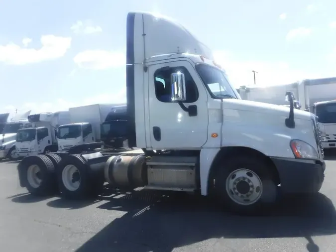 2020 FREIGHTLINER CASCADIA 125