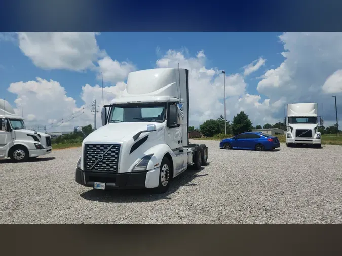 2018 Volvo VNL300441deb73c608b9e1f10bcd47f29f87e0