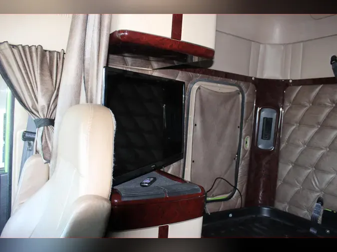 2021 Freightliner CORONADO441e4aaeda889096f1564b8830de4899