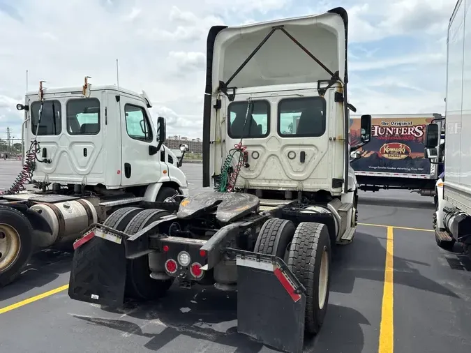2020 FREIGHTLINER NEW CASCADIA 126