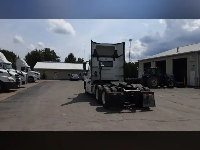 2017 Volvo VNL300