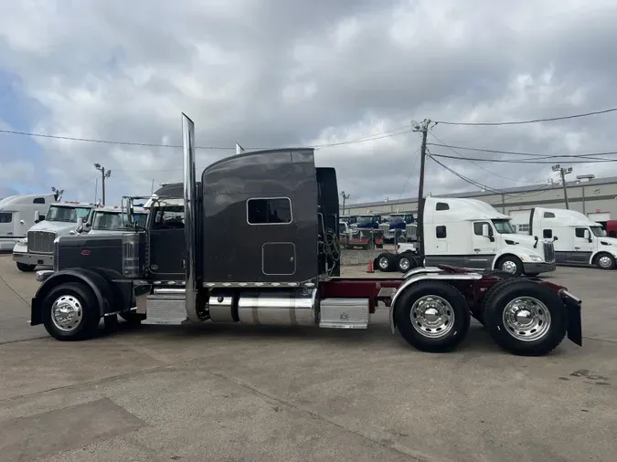 2021 Peterbilt 389