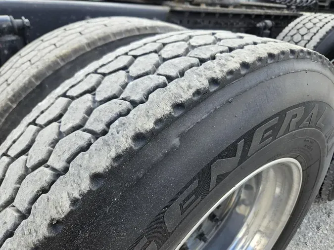 2020 VOLVO VNL64T760