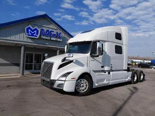 2021 VOLVO VNL64T860