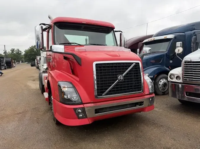 2013 VOLVO VNL64T300