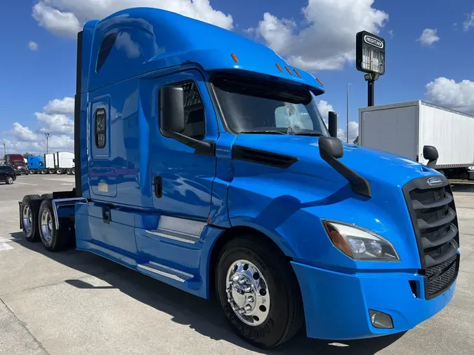 2019 Freightliner Cascadia 126