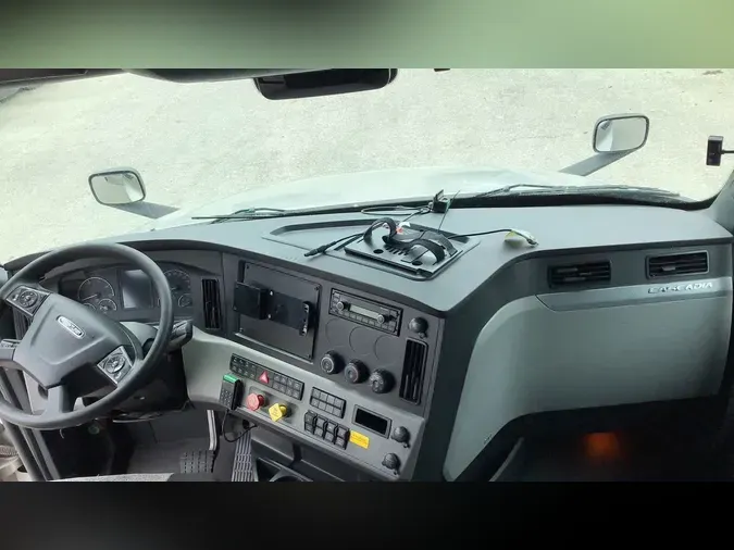 2022 Freightliner Cascadia 126